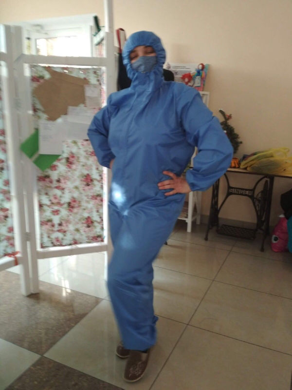 Комбінезон захисно-бар'єрний зі спанбонду білий Комбінезон захисно-бар'єрний зі спанбонду білий